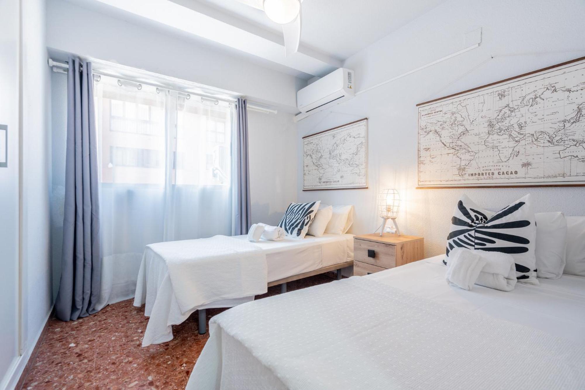 Apartamento Familiar En Avenida Del Puerto Valencia Exterior photo