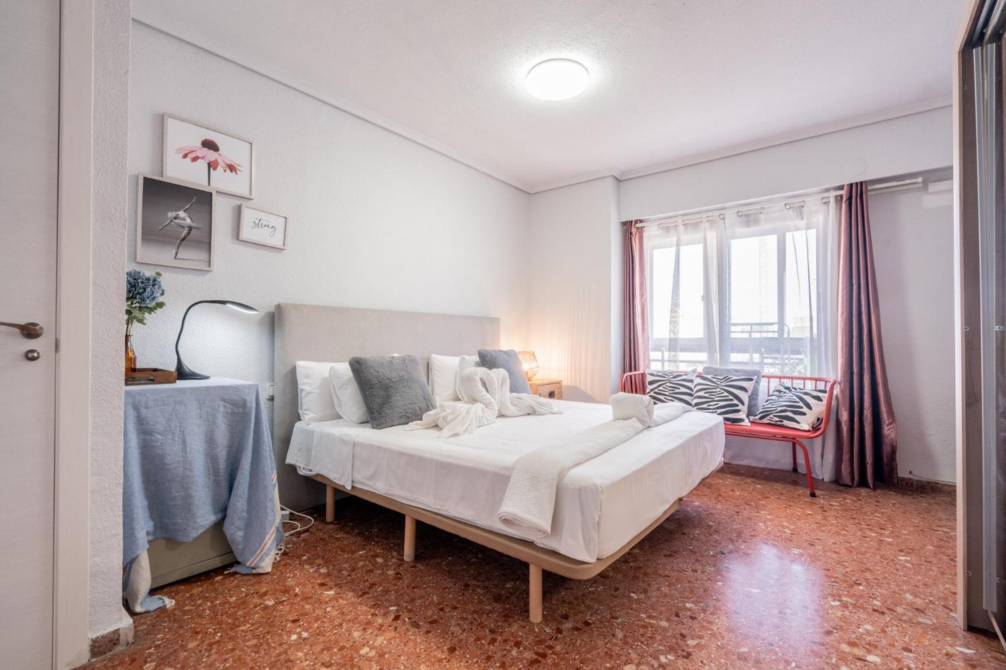 Apartamento Familiar En Avenida Del Puerto Valencia Exterior photo