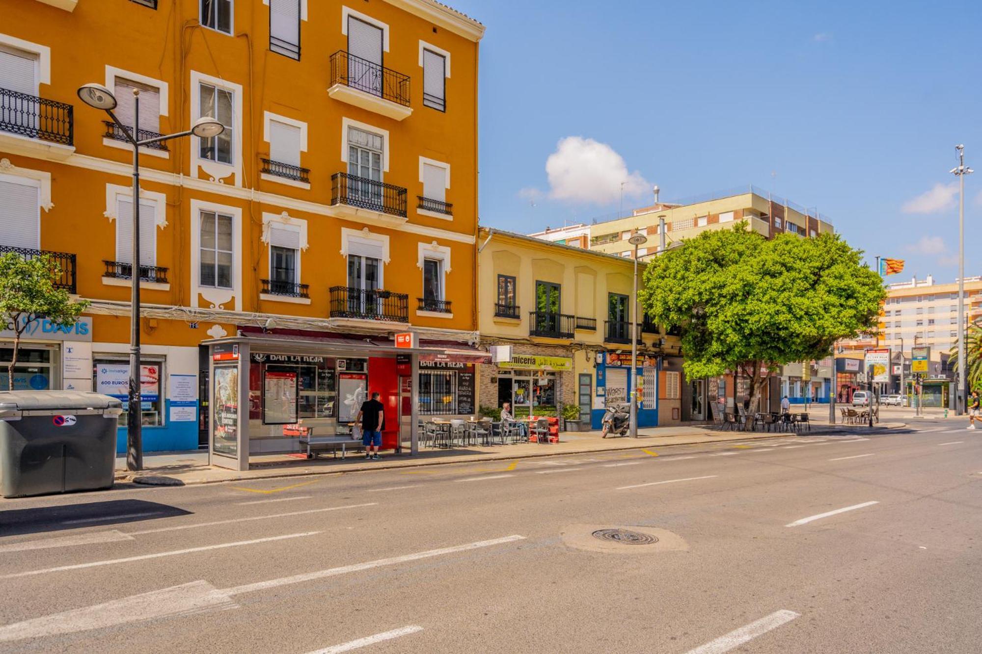 Apartamento Familiar En Avenida Del Puerto Valencia Exterior photo