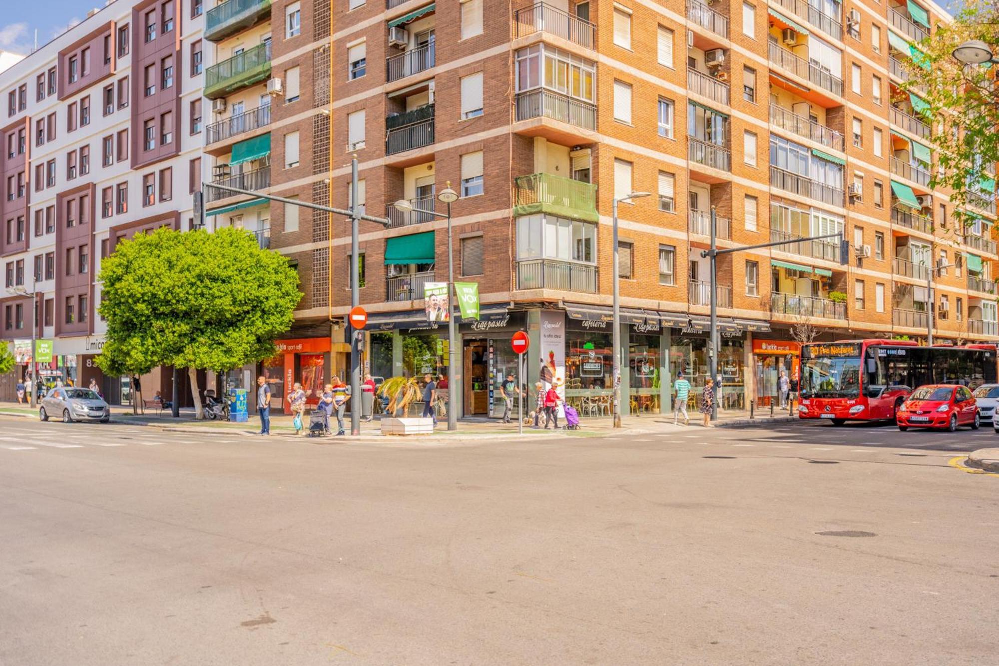 Apartamento Familiar En Avenida Del Puerto Valencia Exterior photo